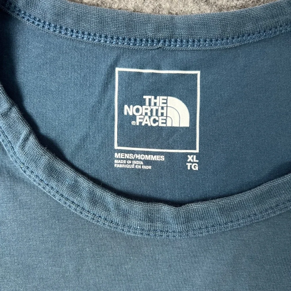 The North Face Graphic Tee Mens XL Blue Floral Logo Himalayan Lightweight